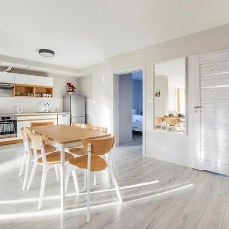 Zeromskiego, Sun & Snow