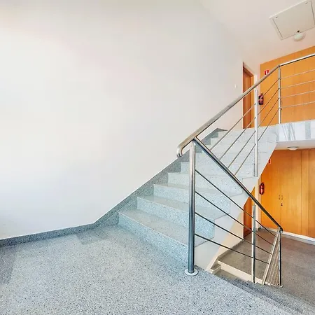 Daire Zeromskiego, Sun & Snow Hel