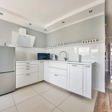 Zeromskiego, Sun & Snow Daire *